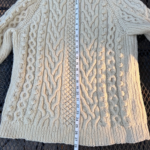 Handmade vintage Irish clan sweater in EUC. Heavy weight and very unique. Unisex - Picture 2 of 6
